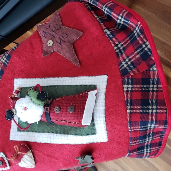 Home Interiors and Gifts | Tree Skirt - Picture 4 of 11